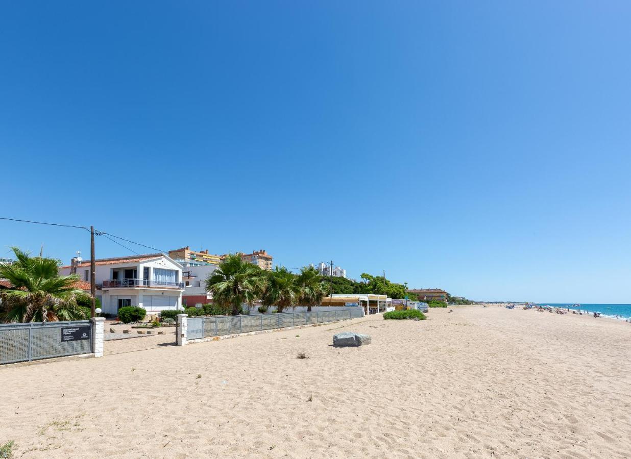 Malgrat De Mar Beachfront Village Kültér fotó